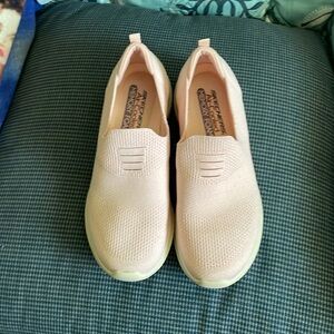 Sketchers Air Cooled Memory Foam Sz9